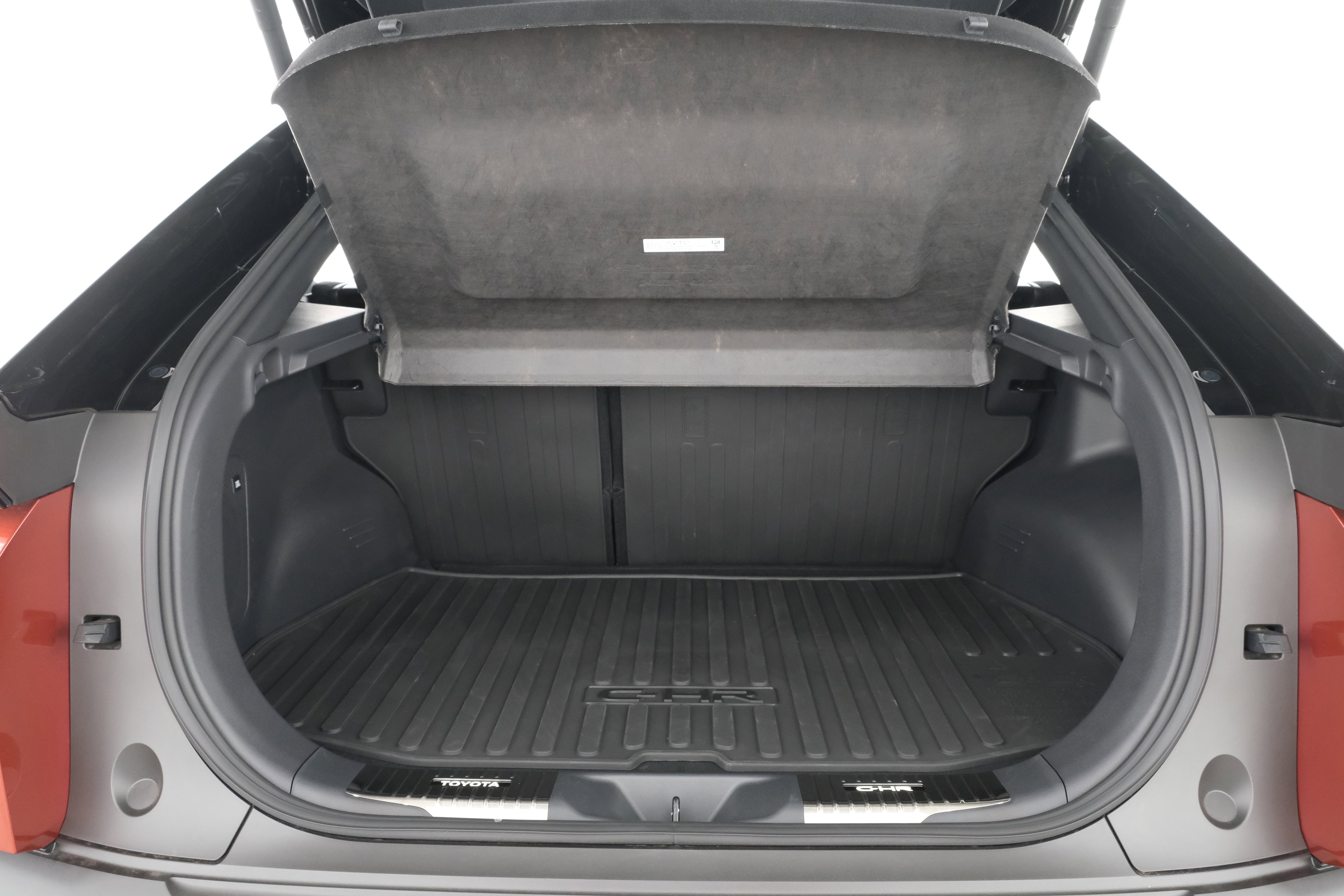 2026 Toyota C-HR XSE - Photo 38
