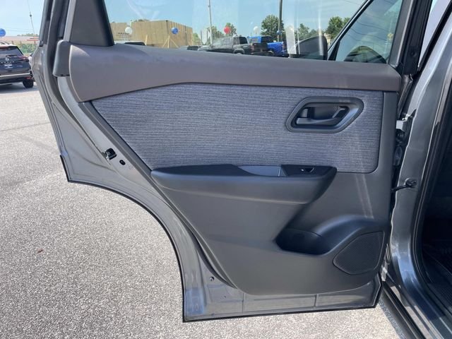 Used 2023 Gray Nissan S image 9