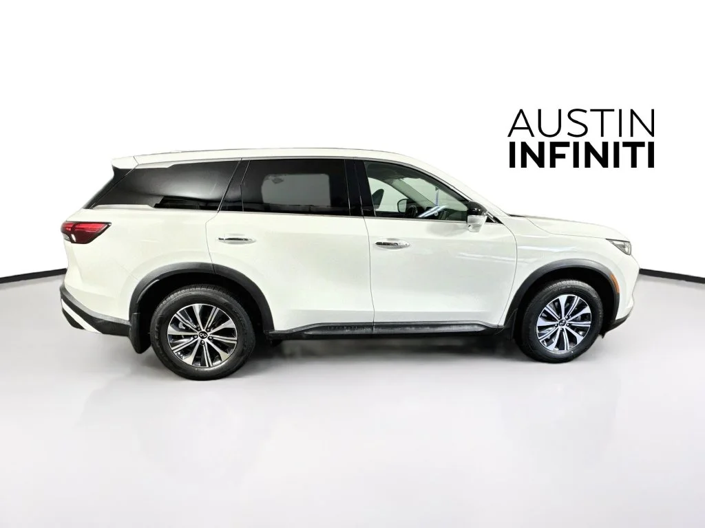 Certified Used 2024 White INFINITI PURE image 11