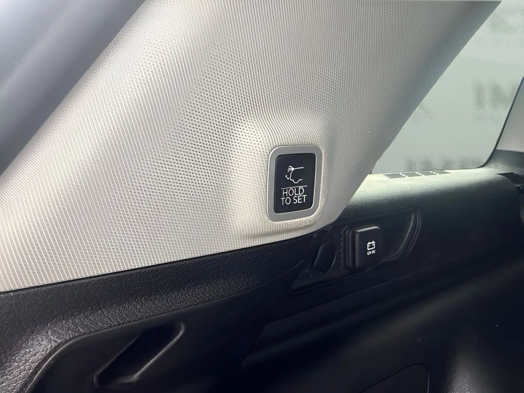 Used 2024 White Jeep 4xe image 22