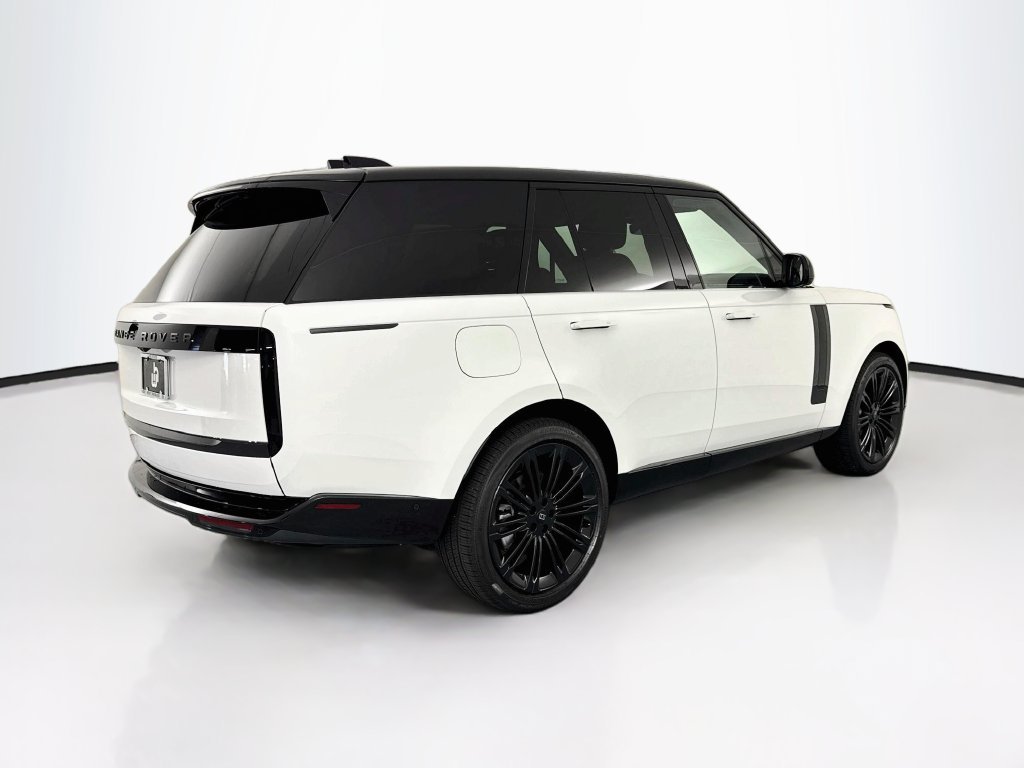 New 2027 Fuji White Land Rover SE image 5