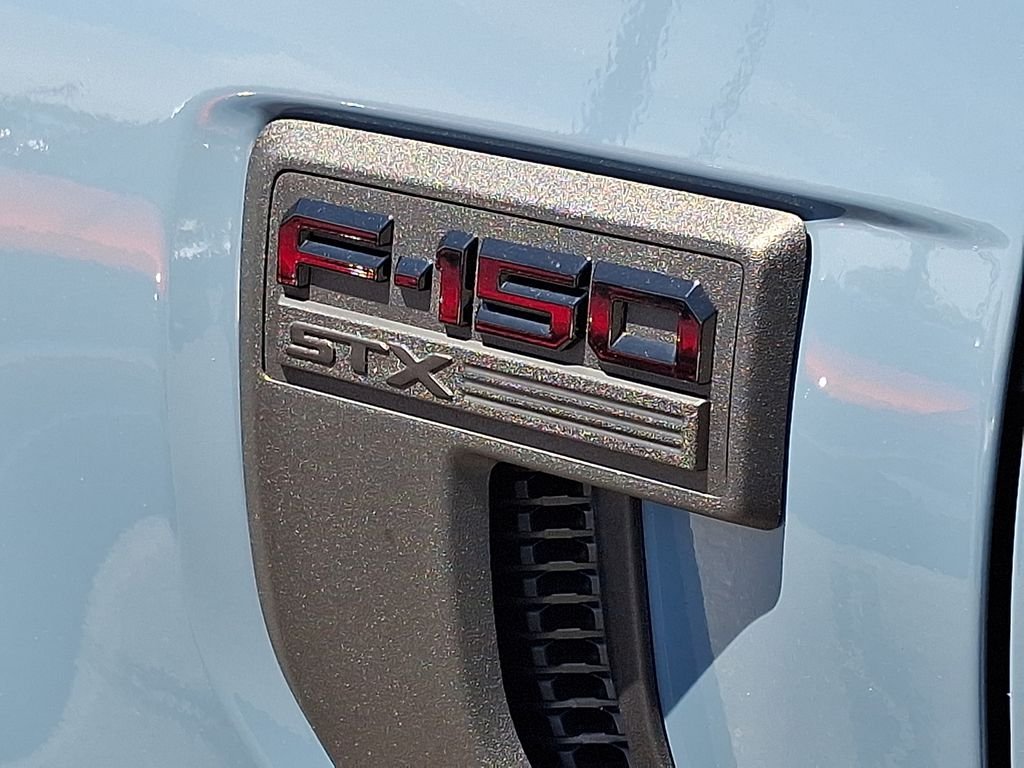 Used 2023 Blue Ford XL image 33