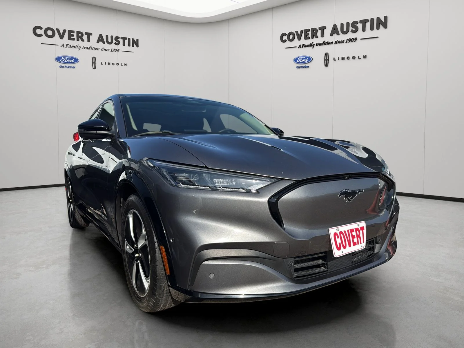 Used 2023 Gray Ford Premium image 7