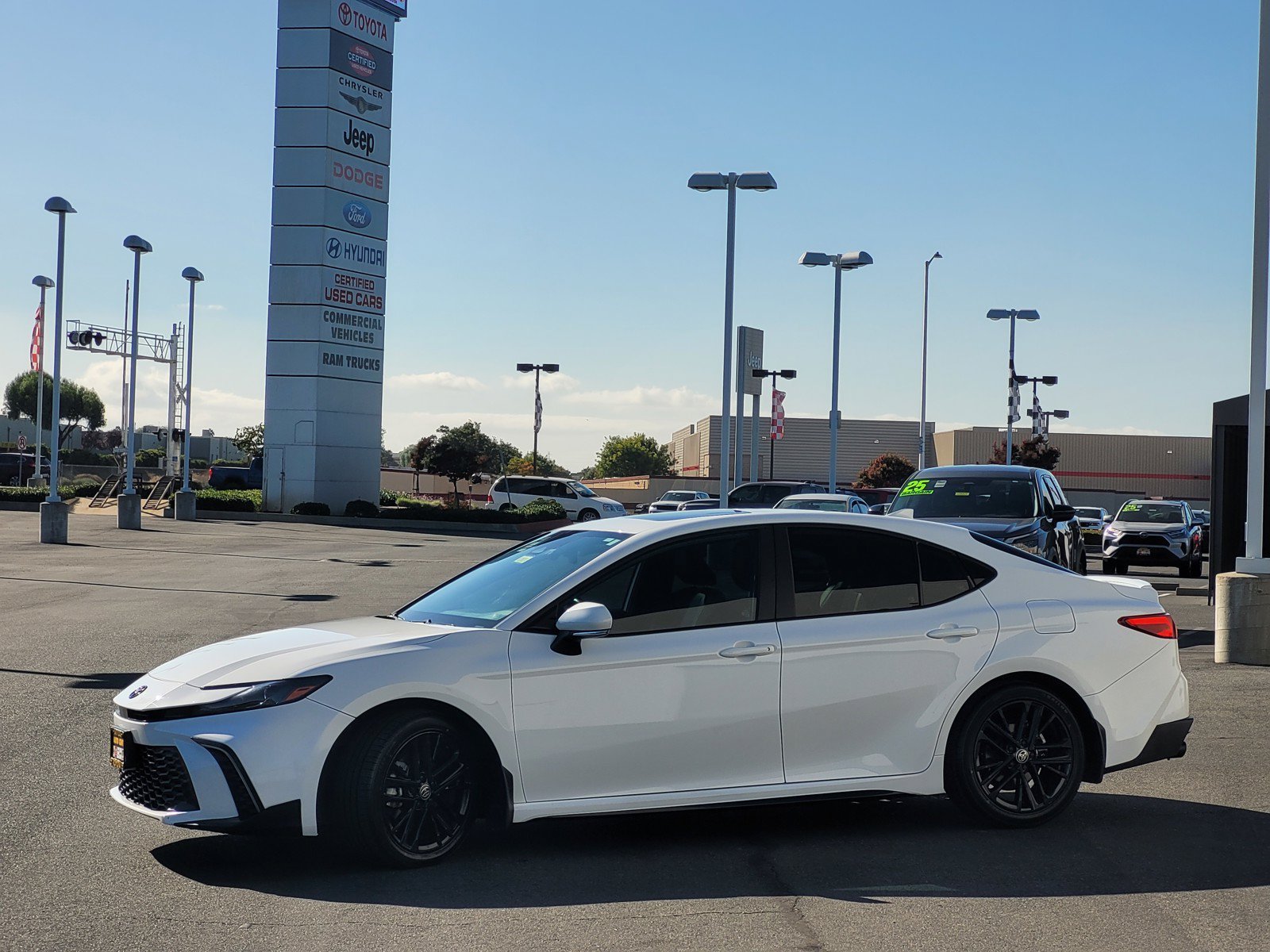 Used 2025 White Toyota  image 7