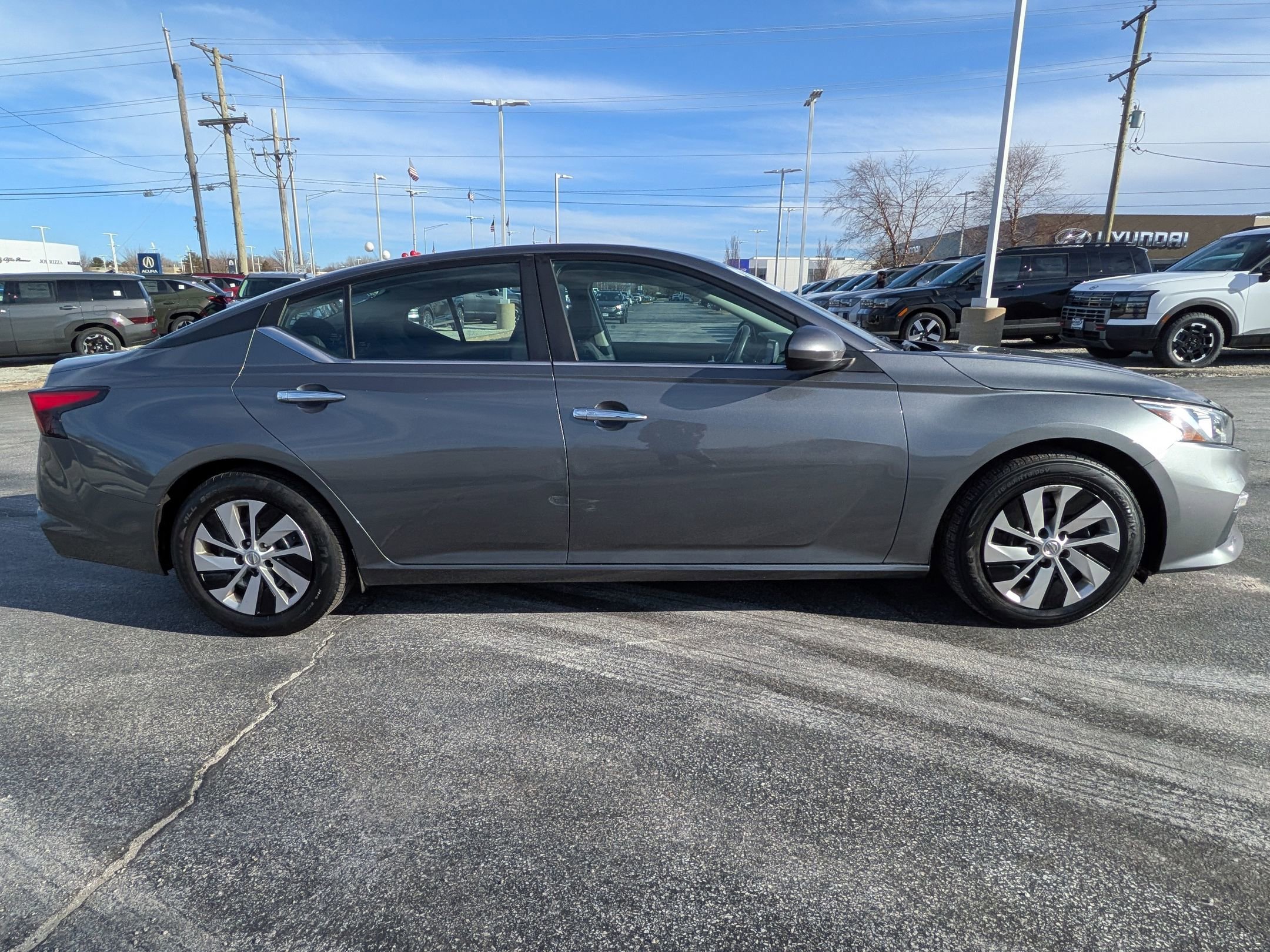 Used 2020 Nissan Altima S with VIN 1N4BL4BV3LC226767 for sale in Tinley Park, IL