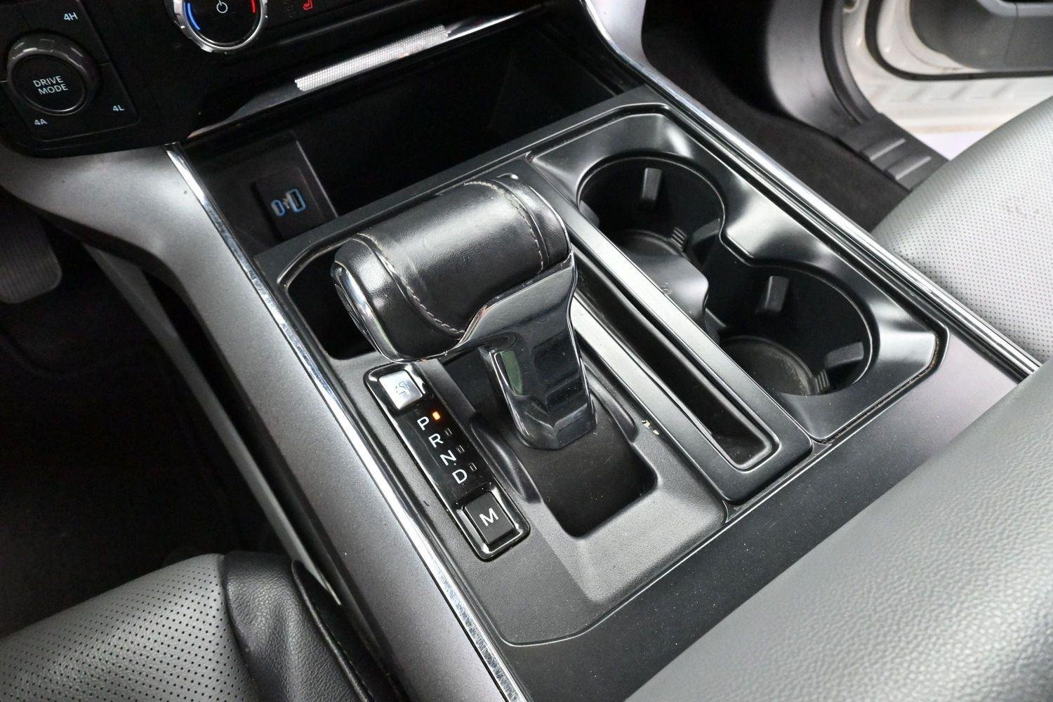 Used 2023  Ford LARIAT image 26