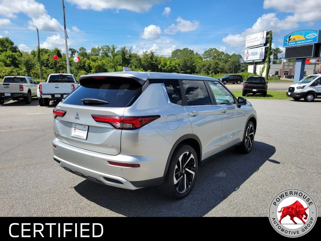 Used 2024  Mitsubishi SE image 5