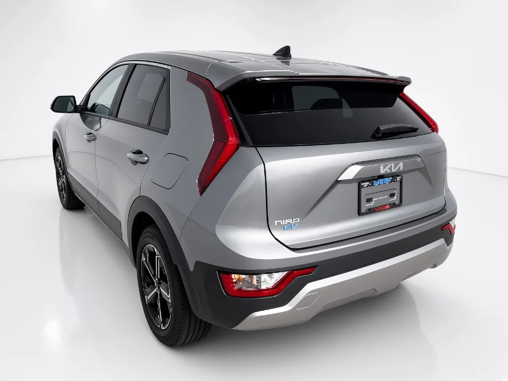 Used 2025 Steel Gray Kia LX image 7