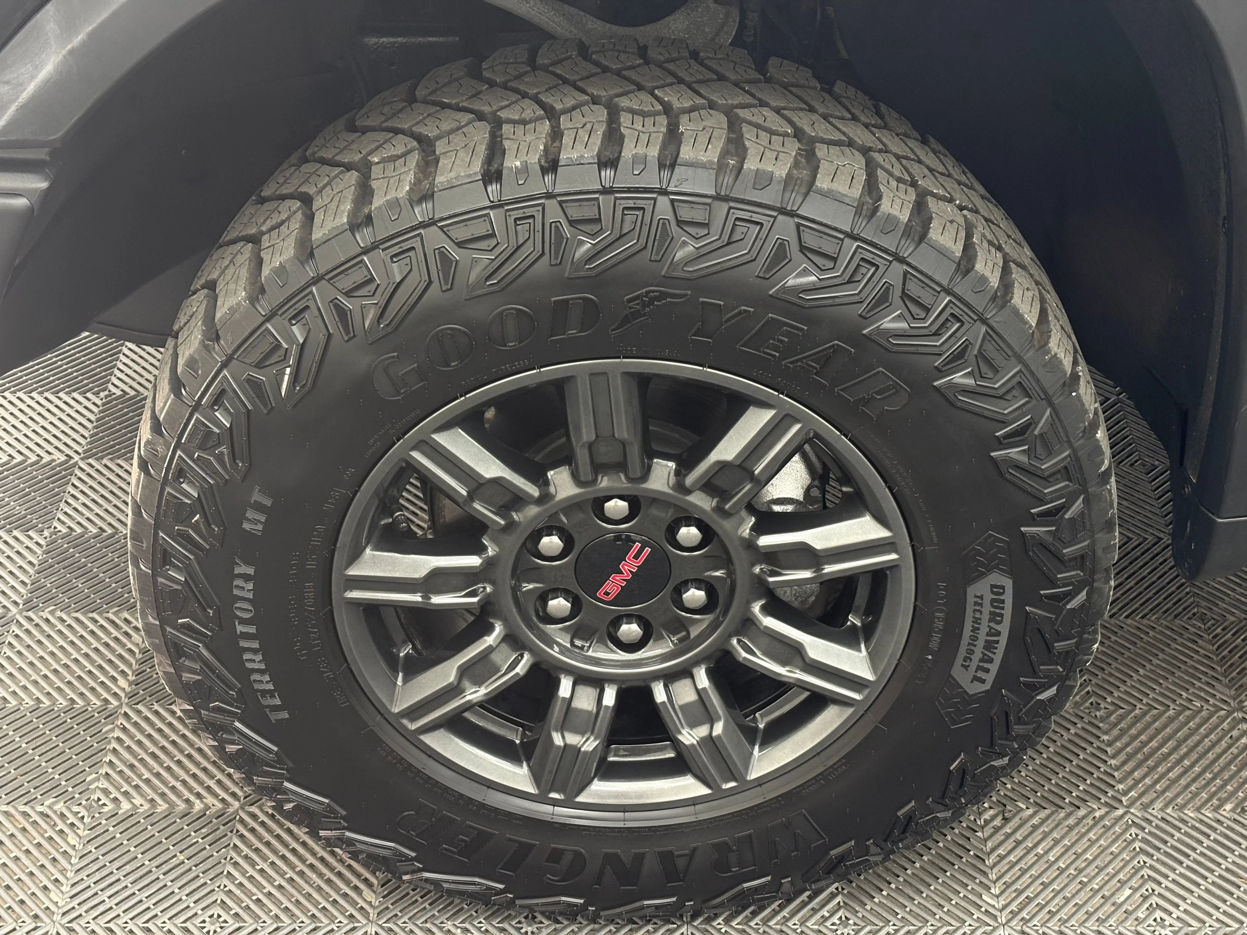 Used 2024 Onyx Black GMC AT4X image 17