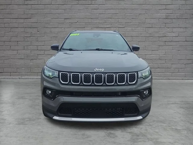 Used 2023 Gray Jeep Limited image 9