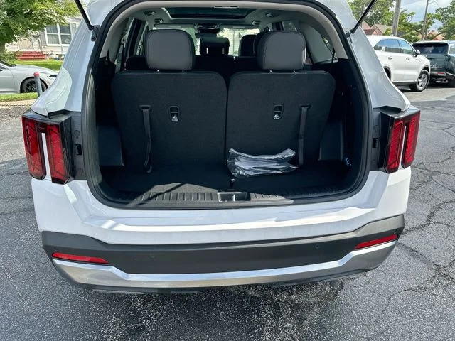 New 2026 Glacial White Pearl Kia S image 22