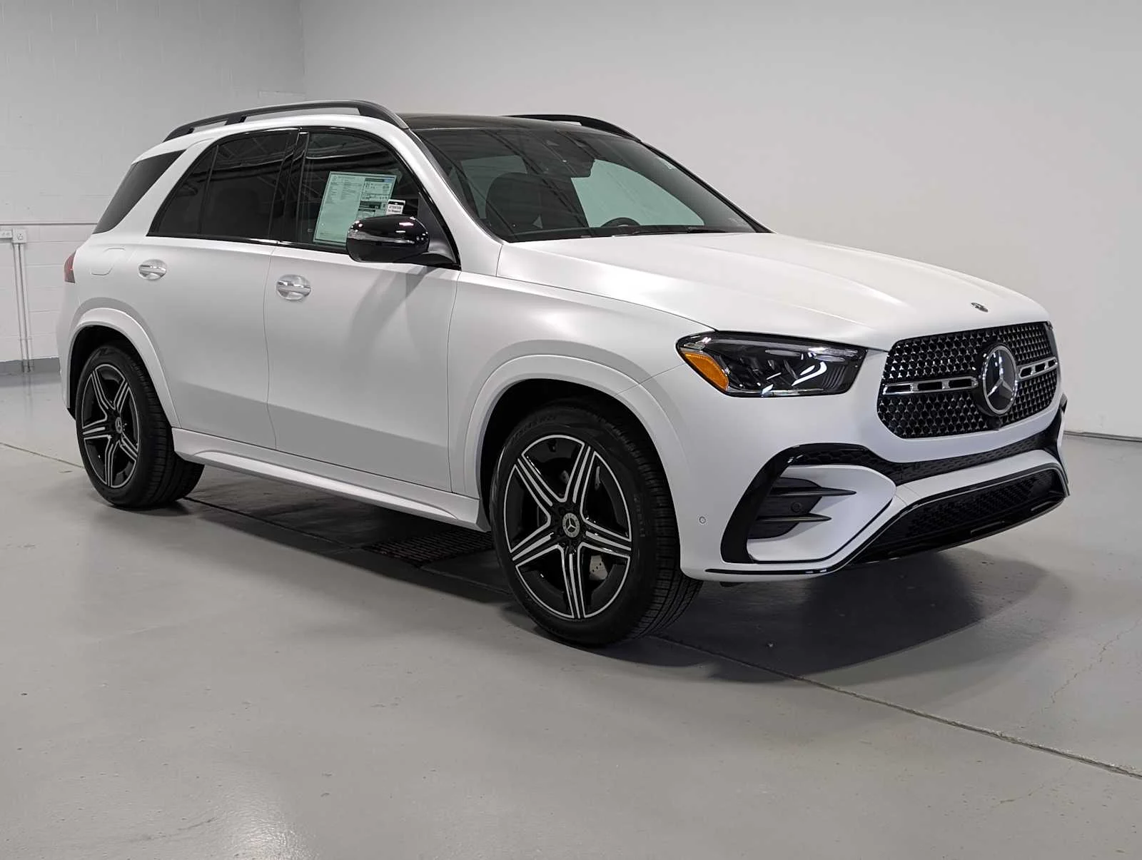 New 2026 MANUFAKTUR Moonlight White magno Mercedes-Benz GLE 450 image 7