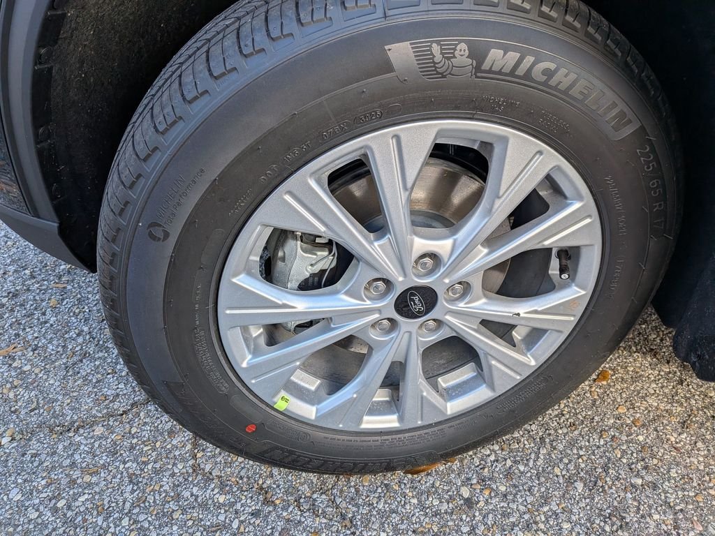 New 2026 Black Ford Active image 35