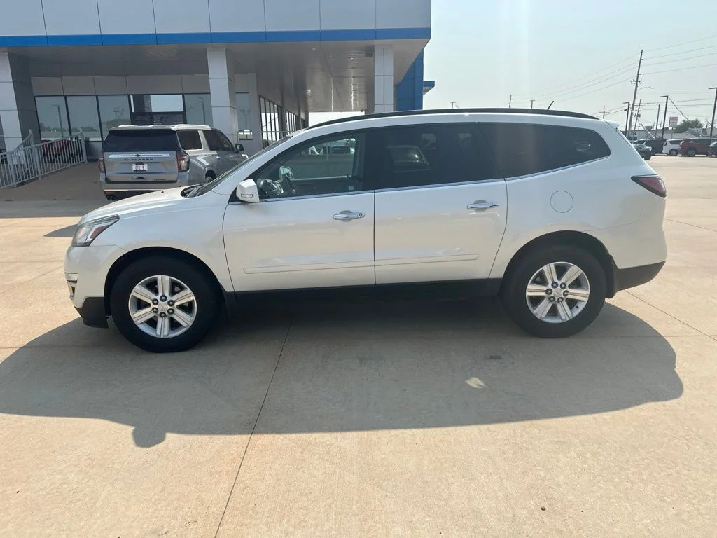 Used 2014 White Chevrolet 2LT image 27