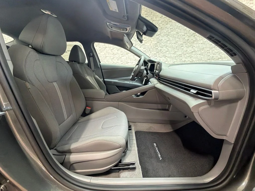 New 2026 Amazon Gray Hyundai SE image 10