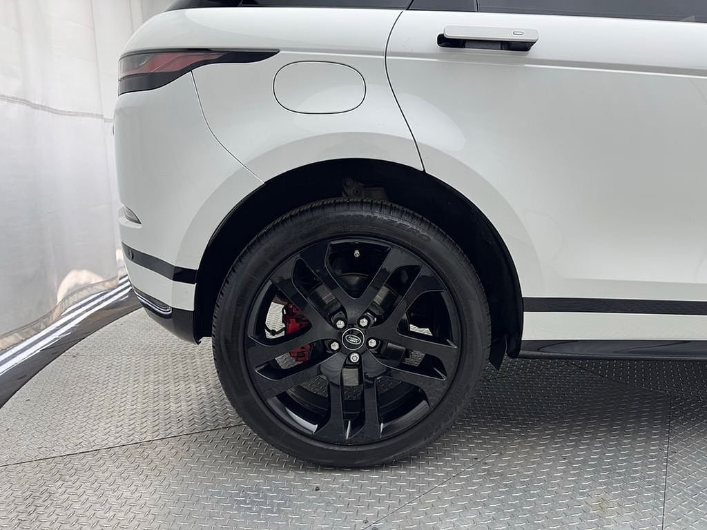 Used 2023 Fuji White Land Rover R-Dynamic SE image 13