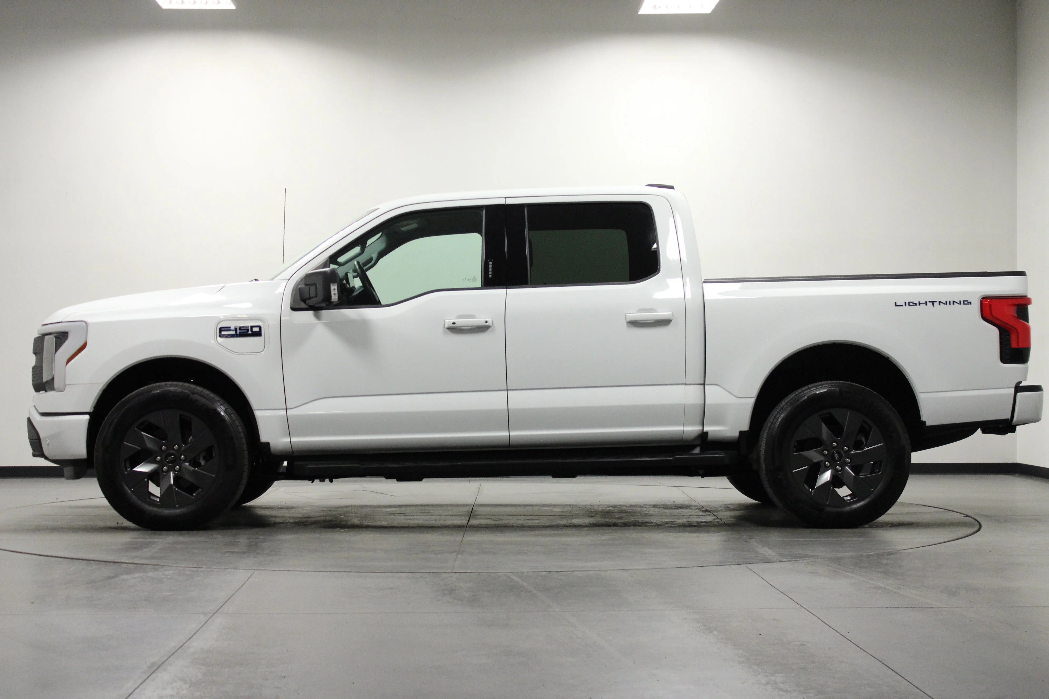 Used 2024 Oxford White Ford Flash image 7