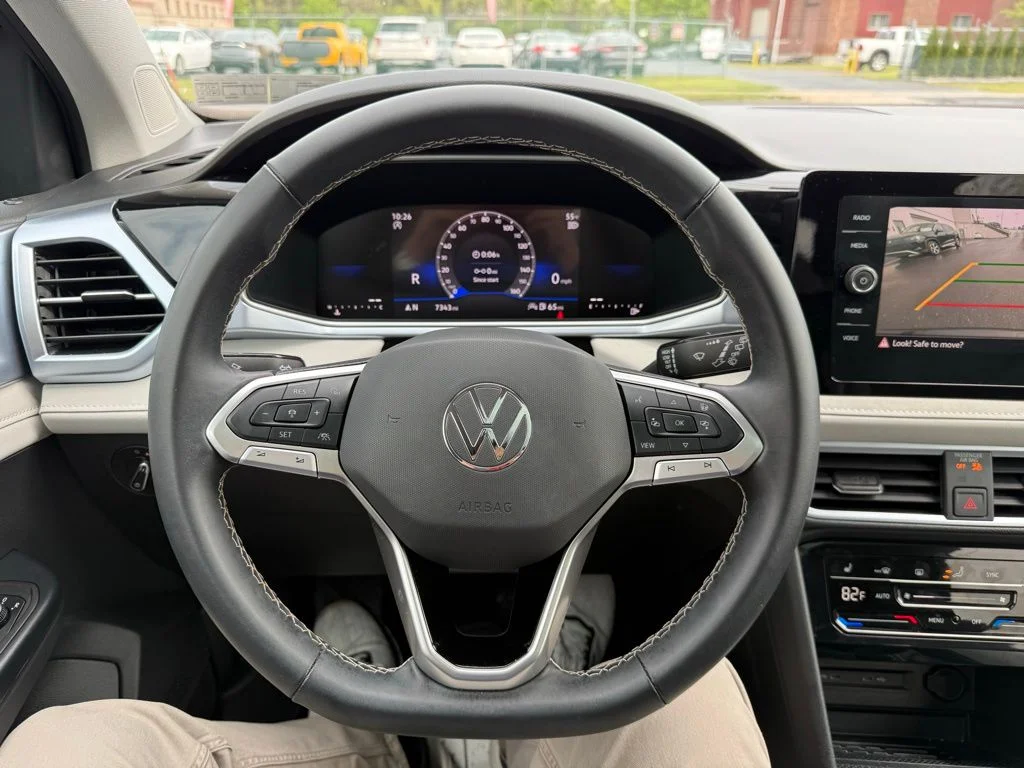 2025 Volkswagen Taos SE - Photo 40