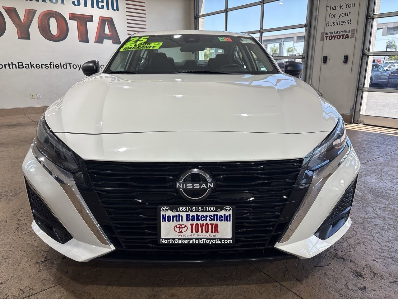 Used 2025 Glacier White Nissan SV image 5