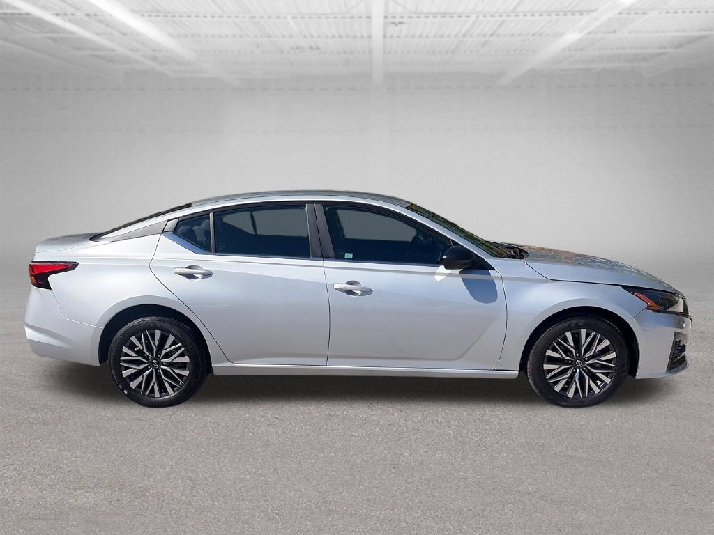 Used 2026 Brilliant Silver Metallic Nissan 2.5 SV image 7