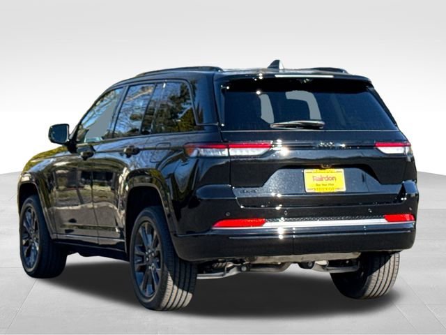 New 2026 Diamond Black Crystal Pearl-Coat Exterior Paint Jeep Limited Reserve image 6