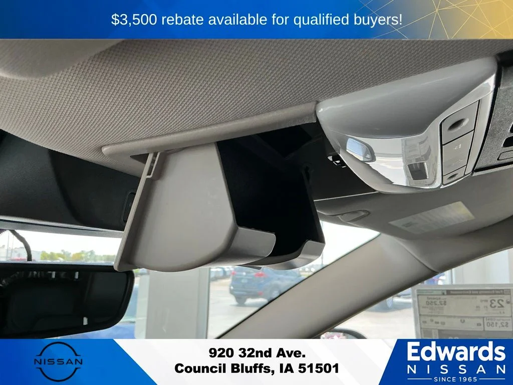 New 2026 Everest White Pearl TriCoat Nissan SL image 33