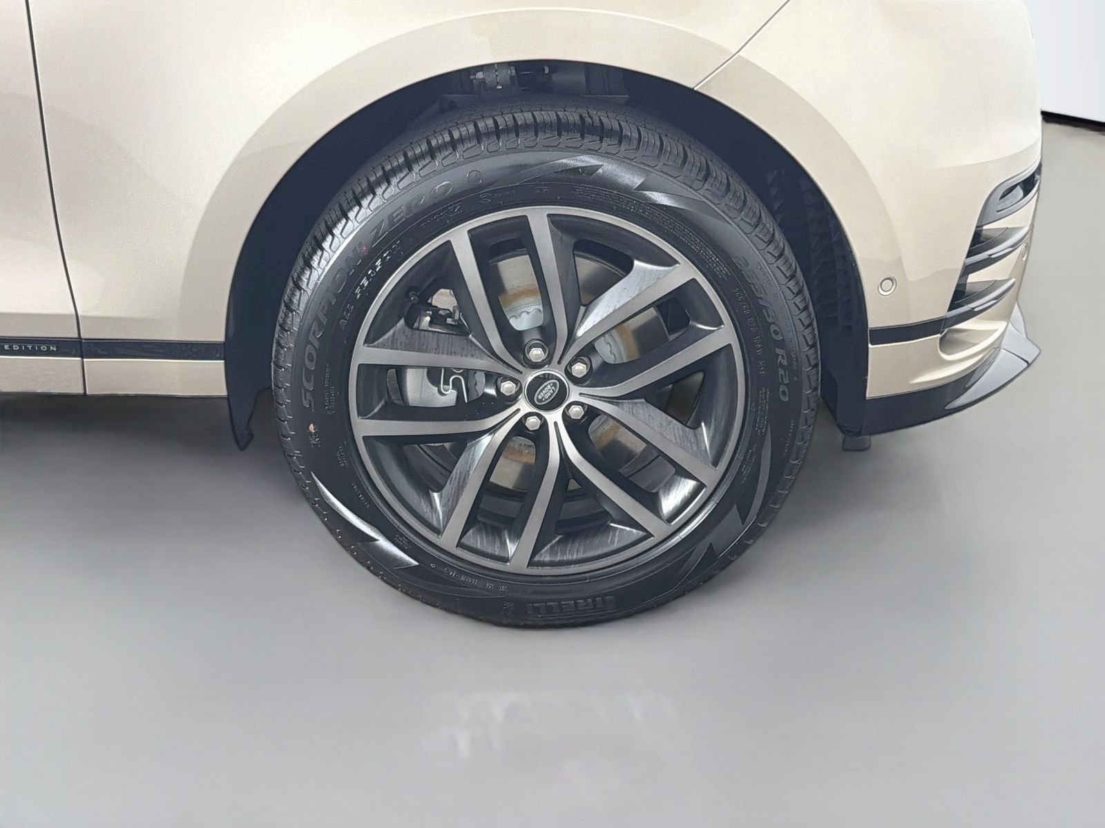 New 2026 Batumi Gold Land Rover Belgravia Edition image 35