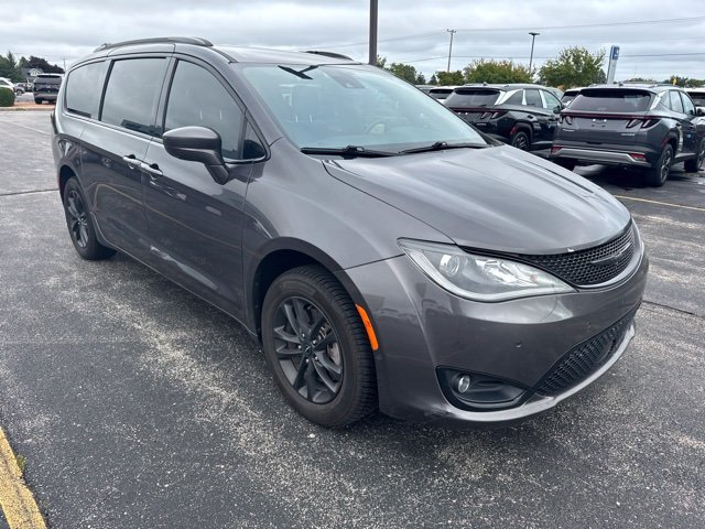 Used 2020 Granite Crystal Metallic Clearcoat Chrysler Launch Edition image 1