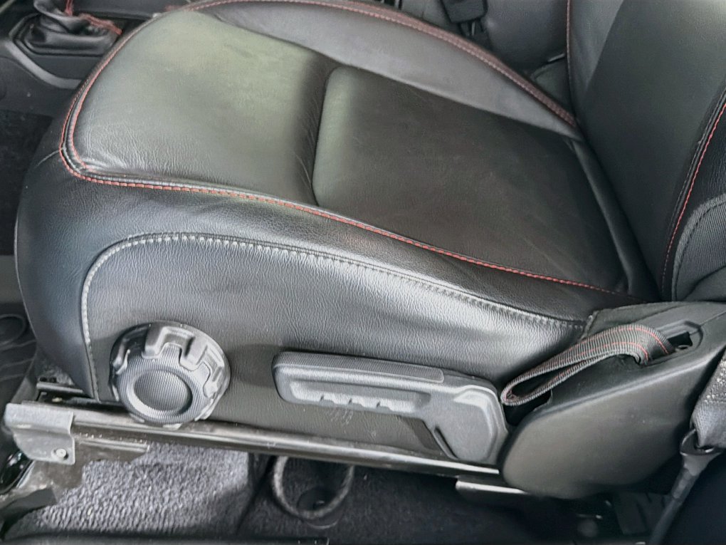 Used 2020  Jeep Rubicon image 23