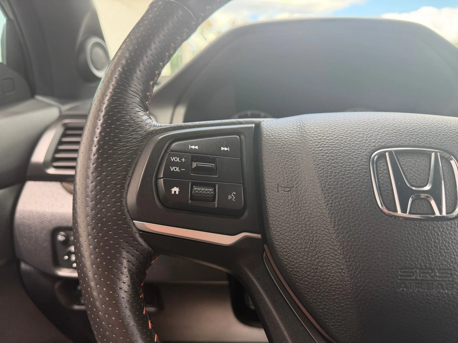 Certified Used 2025 Modern Steel Metallic Honda TrailSport image 11
