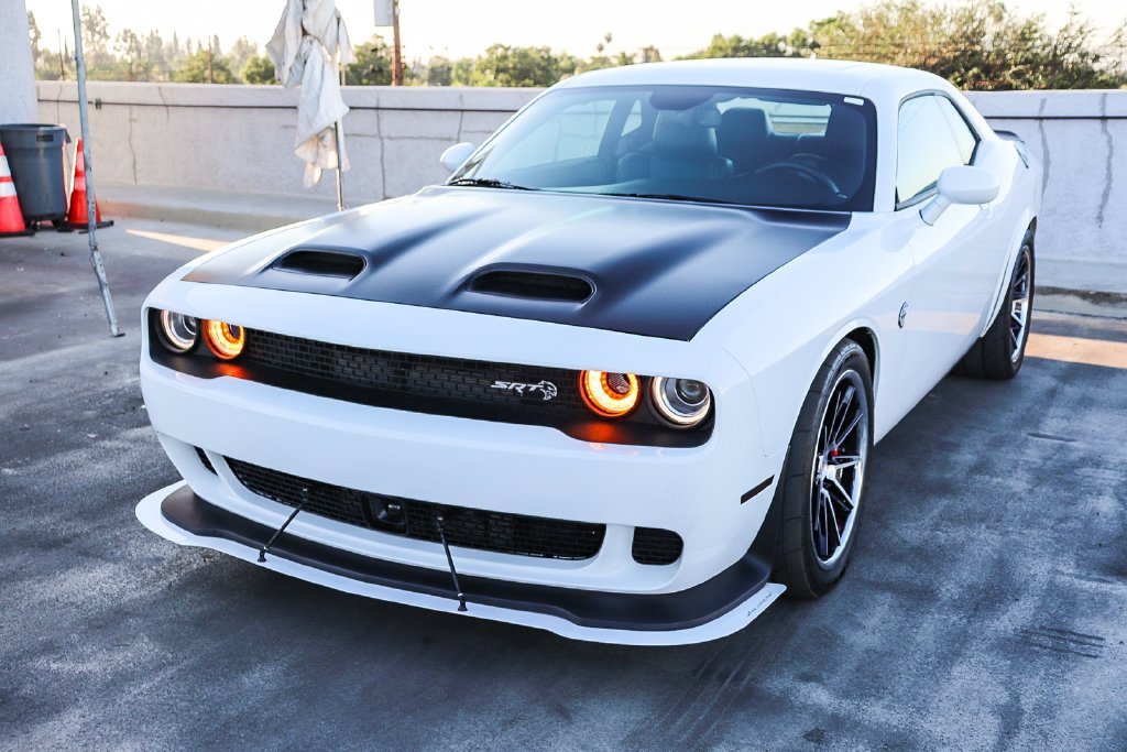 Used 2023 White Dodge SRT Hellcat Jailbreak image 4