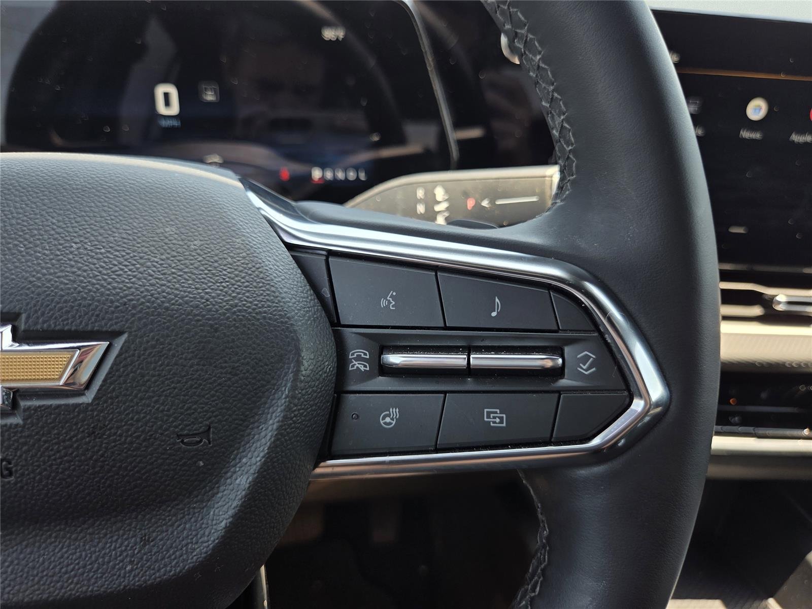 Used 2026 Sterling Gray Metallic Chevrolet FWD LT image 24