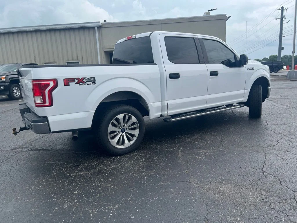 Used 2016 Oxford White Ford XLT image 3
