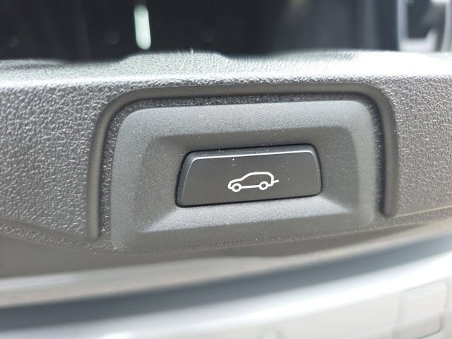 Used 2025 Gray BMW xDrive40i image 40