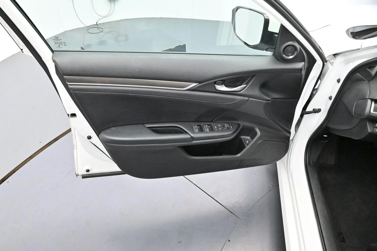 Used 2020 White Honda EX-L image 9