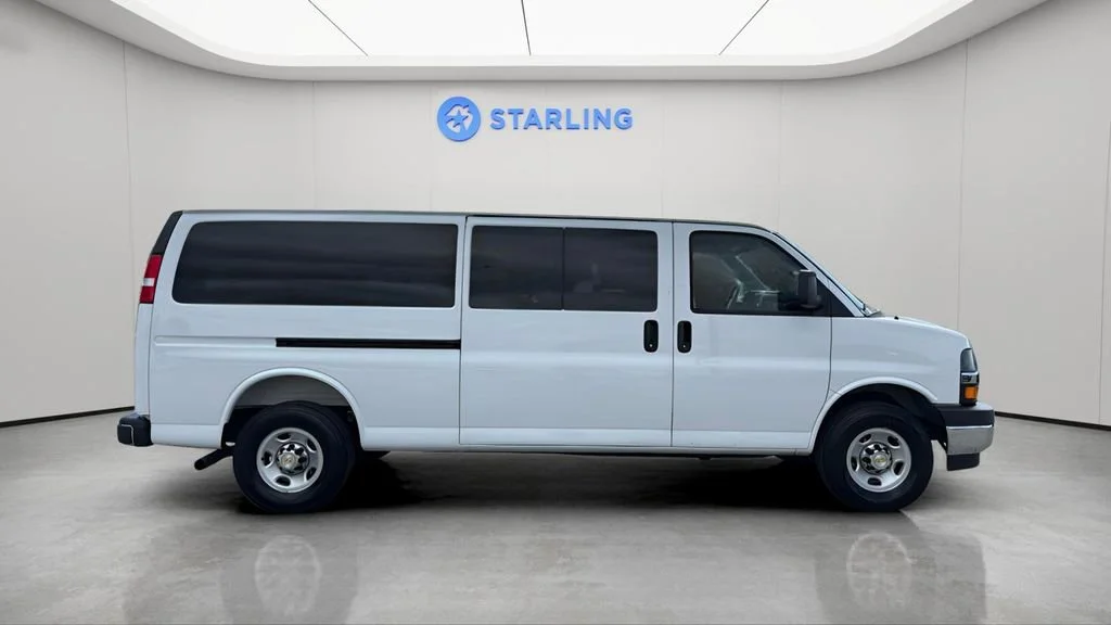 Used 2025 Summit White Chevrolet 1LT image 11