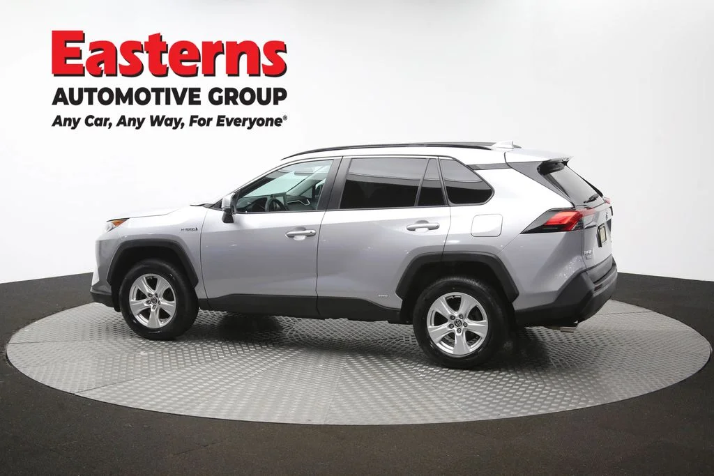 Used 2021 Silver Toyota XLE image 63