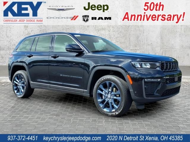 New 2026 Diamond Black Crystal Pearlcoat Jeep Limited image 1