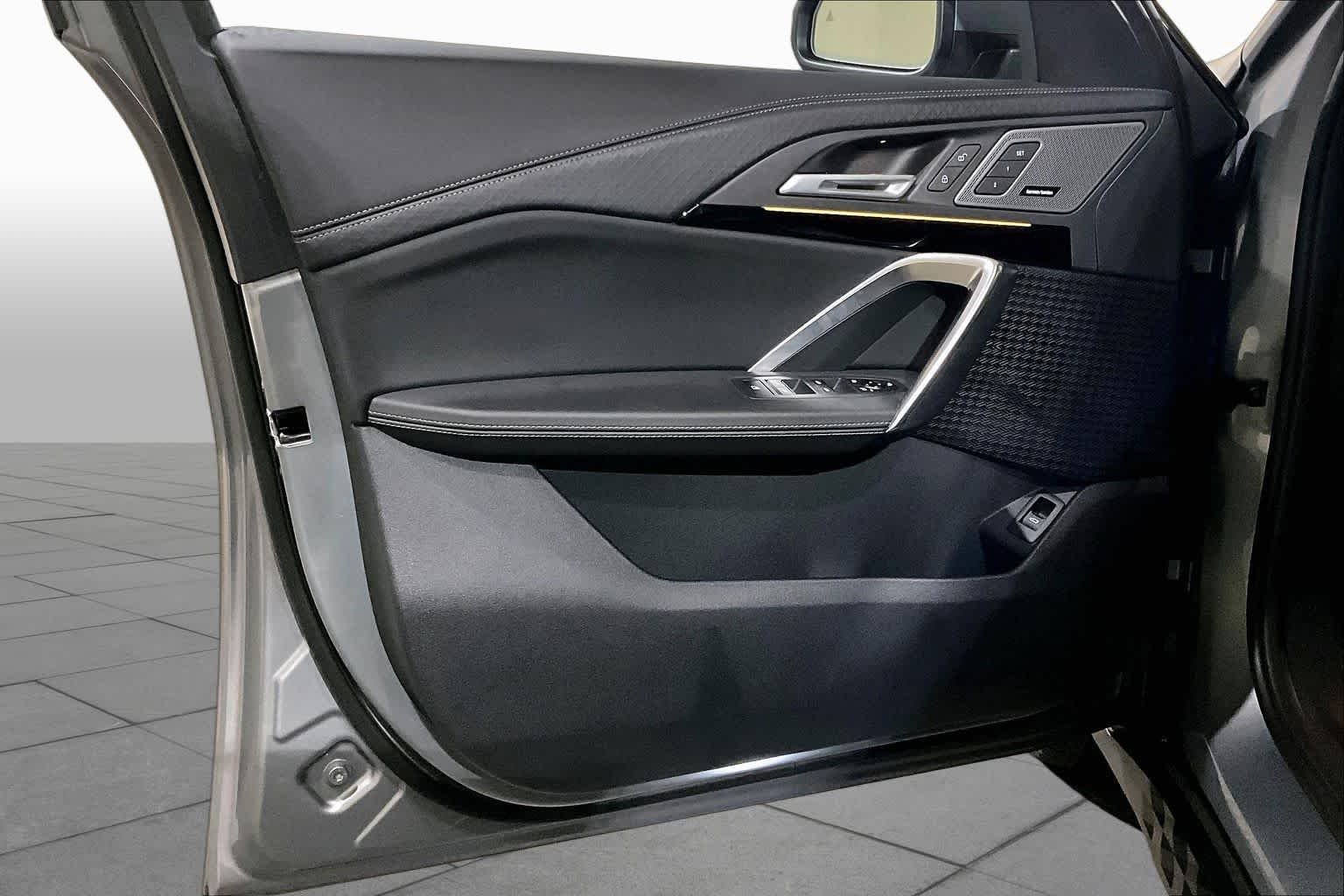Used 2026 Skyscraper Grey Metallic BMW xDrive28i image 40