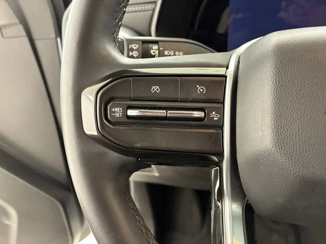 Used 2023 White Chevrolet LT image 23