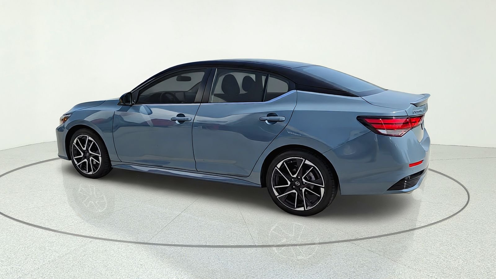 Certified Used 2025 Gray Nissan SR image 6