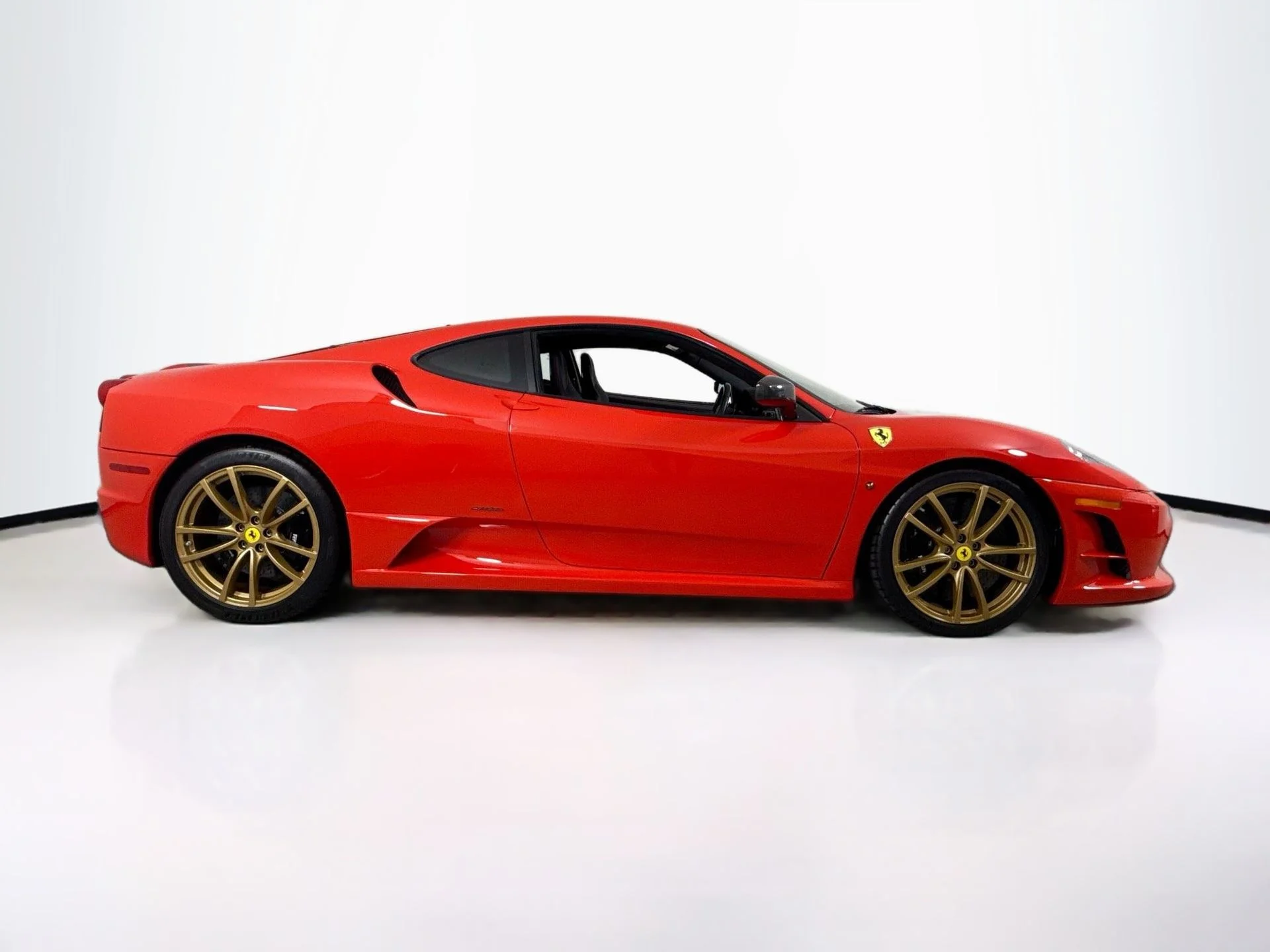 Used 2009 Red Scuderia Ferrari Scuderia image 8