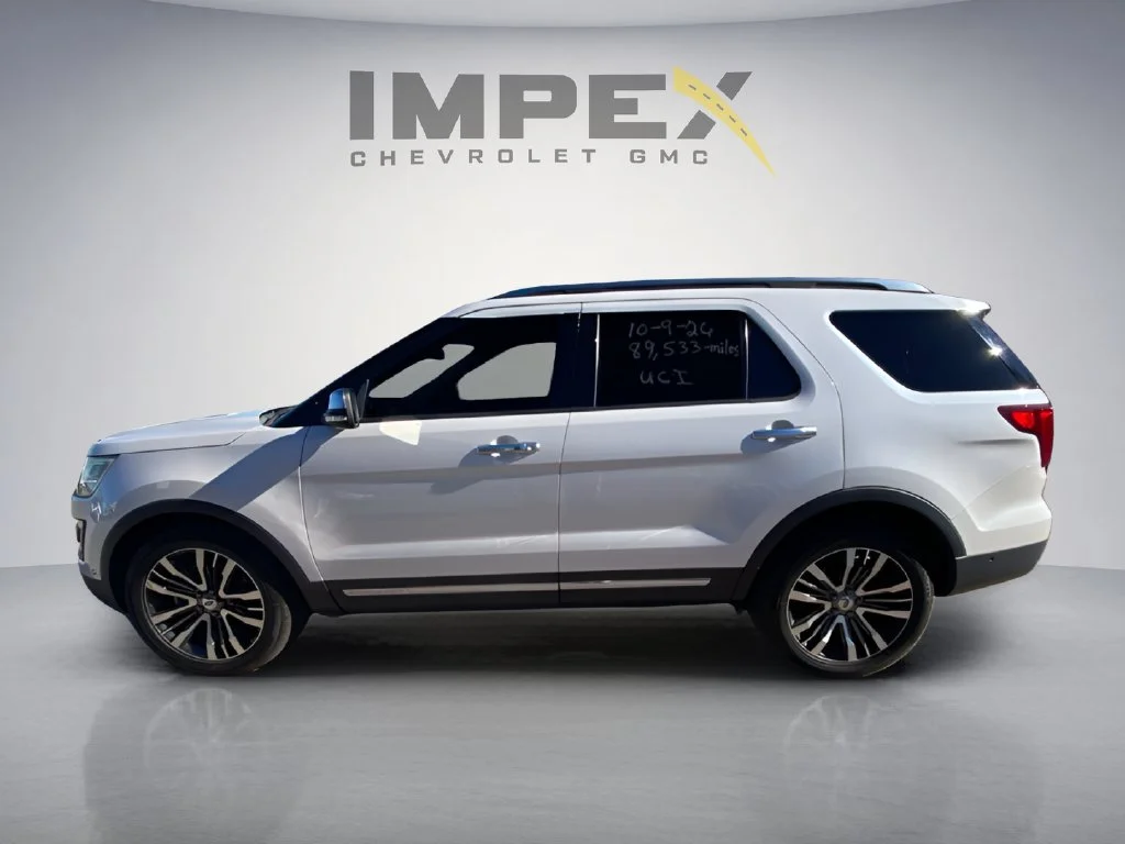 Used 2017 White Ford Platinum image 2