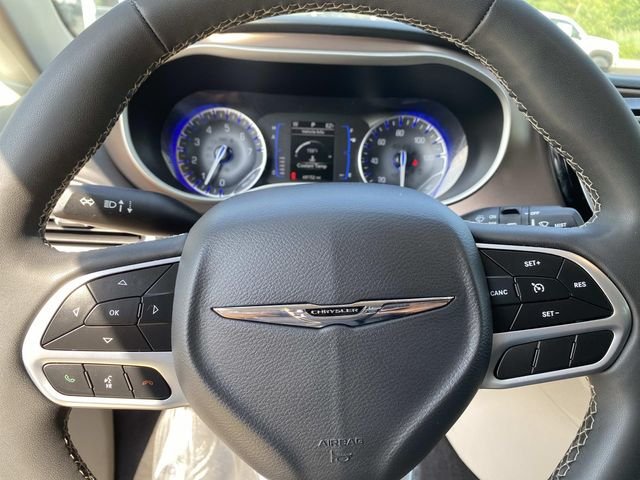 Used 2023 Silver Chrysler LX image 16