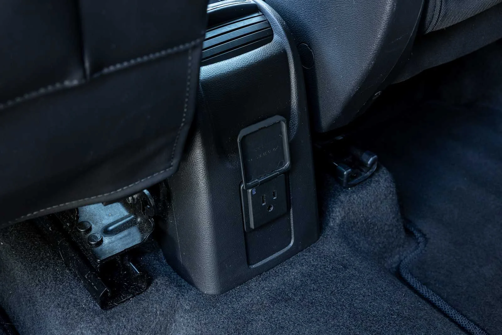 Used 2019 Ebony Twilight Metallic Buick Sport Touring image 28
