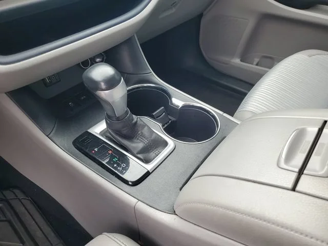 Used 2016 Blizzard Pearl Toyota LE Plus image 20