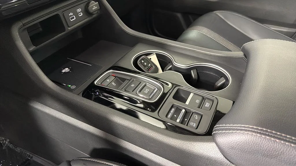 Used 2025 Gray Honda Touring image 24