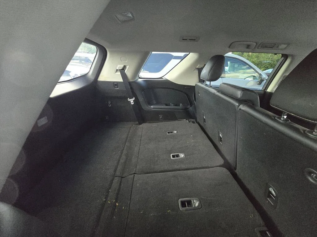 Used 2025 Gray Nissan SL image 7