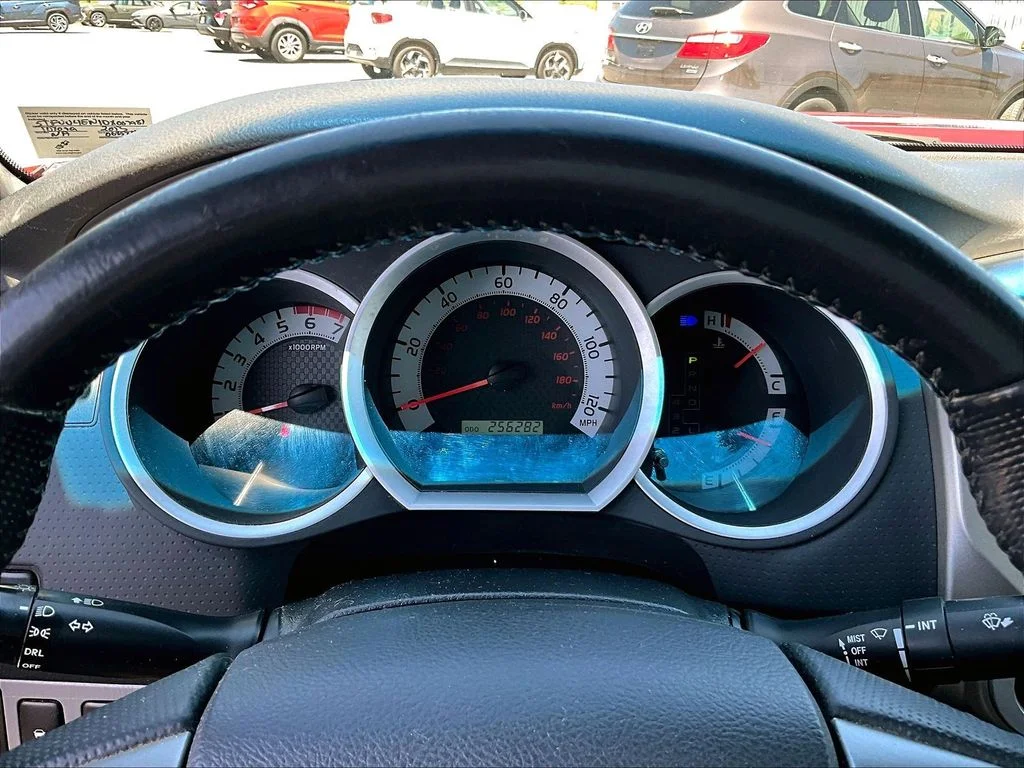 Used 2013 Red Toyota Base image 13