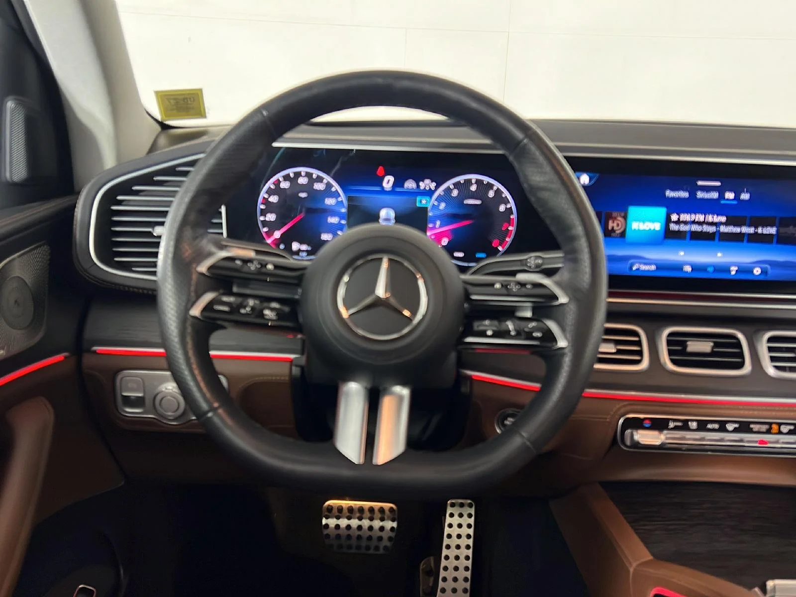 Used 2024 Obsidian Black Metallic Mercedes-Benz GLS 580 image 17